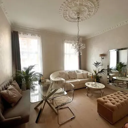 Royal Neighbourhood Elegant Flat In Apartment Oslo
