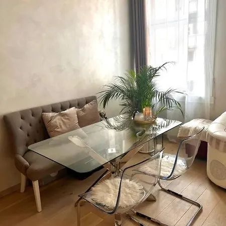 Apartment Royal Neighbourhood Elegant Flat In