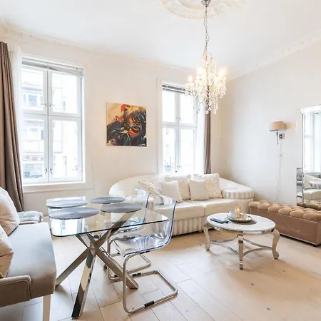 Royal Neighbourhood Elegant Flat In